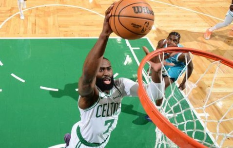 kaiyun-双探花合砍58分鲍尔36+5+6 绿军力克黄蜂