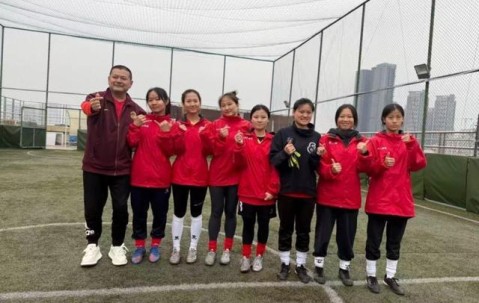 kaiyun-无声亦滚烫：“戴爸”和他聋人女足的孩子们