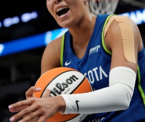 云开体育-超级顶薪！科利尔一年140万美元回归山猫 WNBA历史第三人！